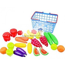 Набор фруктов и овощей в продуктовой корзине